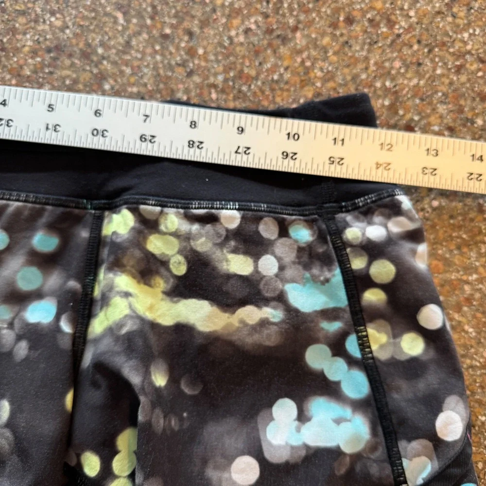 Ivivva Girls Athletic Shorts Size 10 Black Bokeh Print Zipper Pocket Sporty
